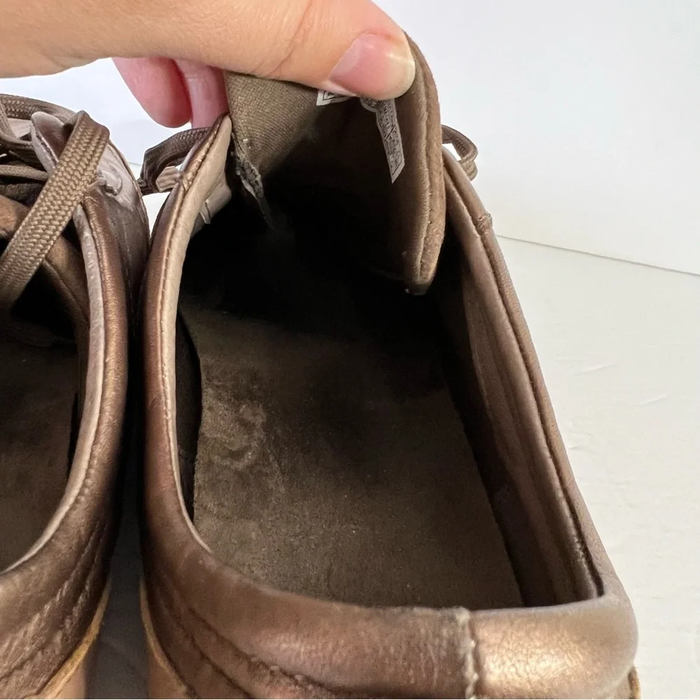 Vionic Copper Leather and Suede Willa Sneaker Size 10 Orthaheel Technology